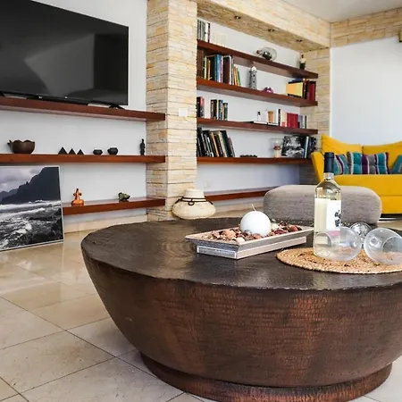 Sky & Sea, The House By The * Candelaria